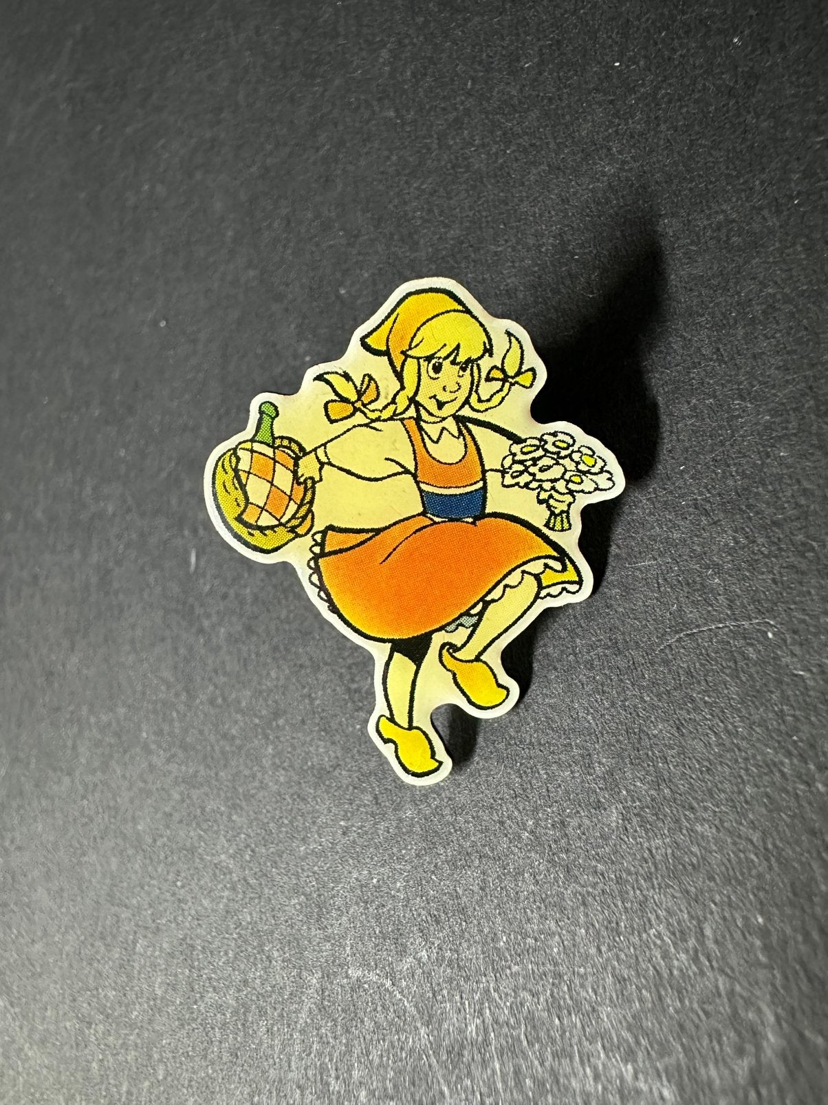 Efteling pin Roodkapje, Verzamelen, Ophalen of Verzenden, Gebruikt, Button of Speldje