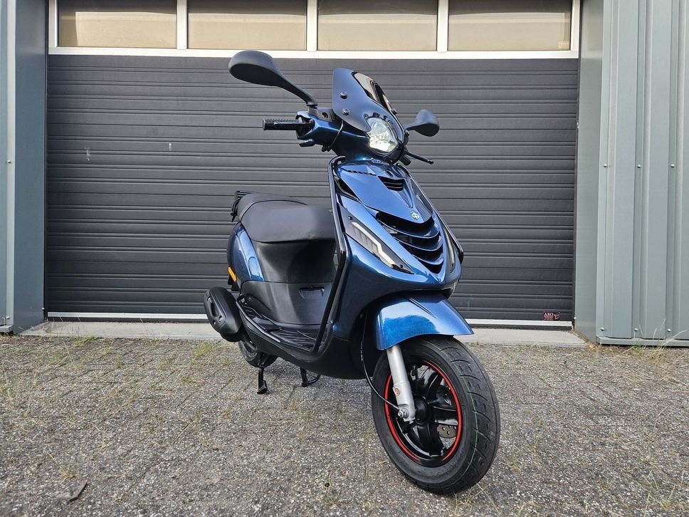 PIAGGIO ZIP 50 4T E4 BROM 2020 DIAMOND BLEU 7070KM + OPTIES, Maximaal 45 km/u, Onbekend, Ophalen of Verzenden, Zo goed als nieuw