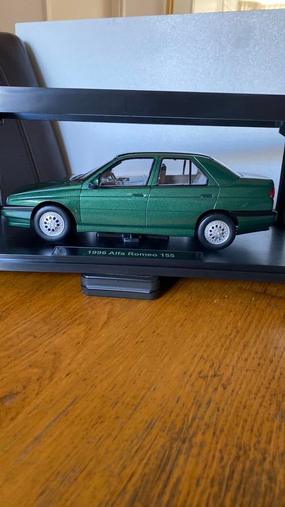 Mooi model Alfa Romeo 1/18, Ophalen of Verzenden, Zo goed als nieuw