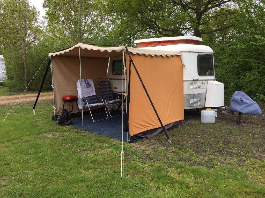 Eriba Pan Familia 1978, Caravans en Kamperen, Caravans, Koelkast, Treinzit, Tot en met 3, Particulier