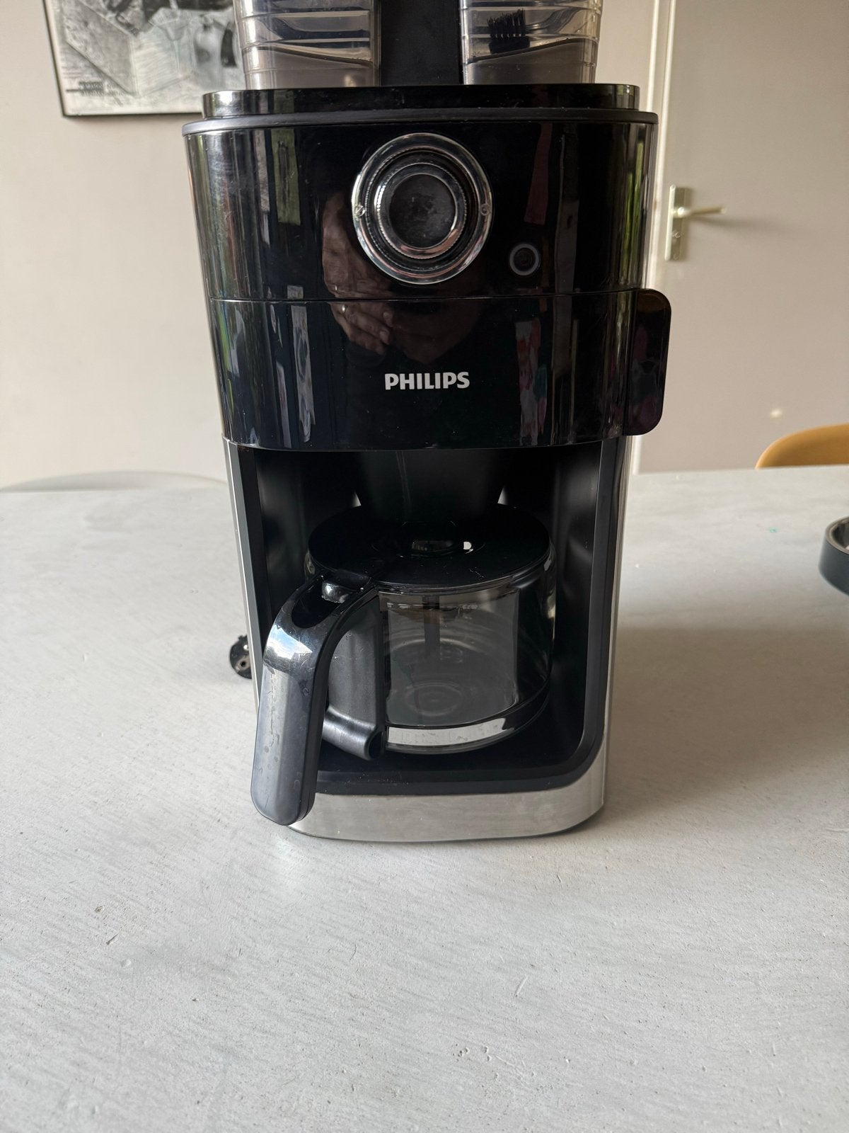 Philips Koffiezetapparaat met ingebouwde bonenmaler, Afneembaar waterreservoir, Gebruikt, Koffiemachine, 4 tot 10 kopjes