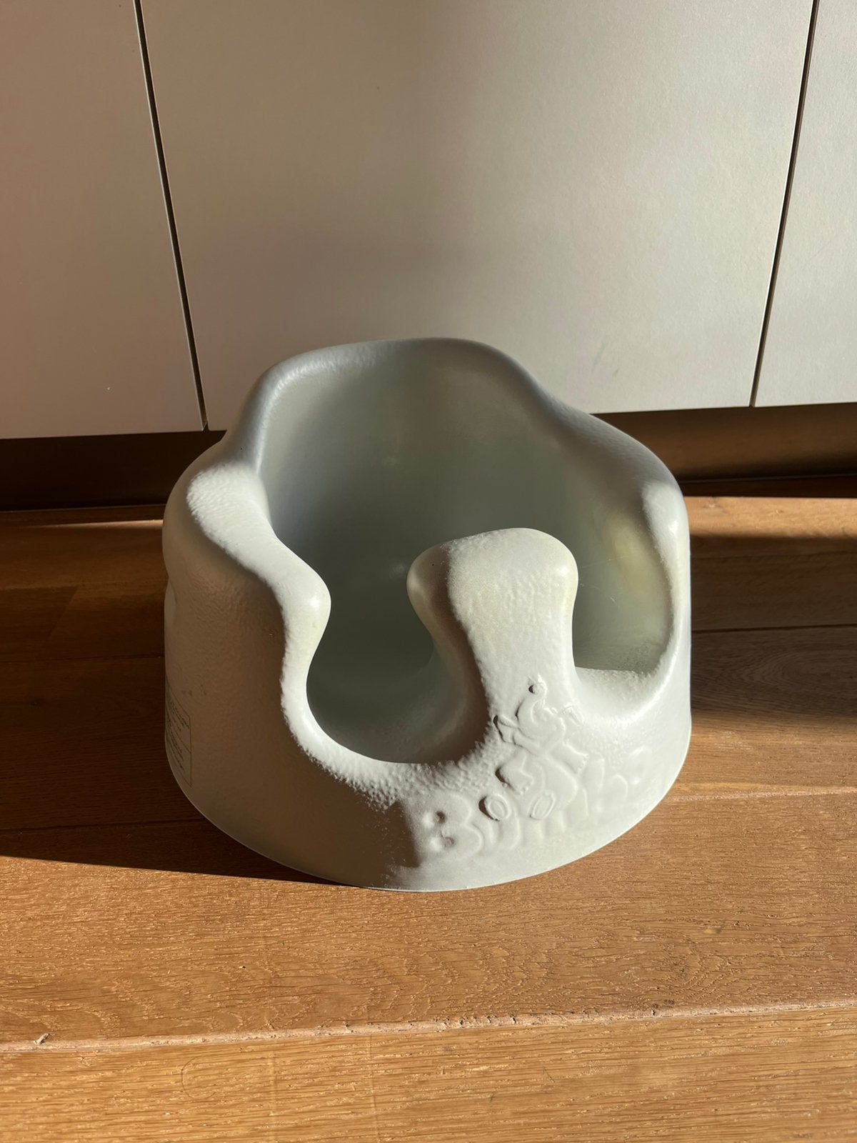 Bumbo stoeltje zonder riempjes - lichtgrijs, Ophalen of Verzenden, Gebruikt, Overige typen
