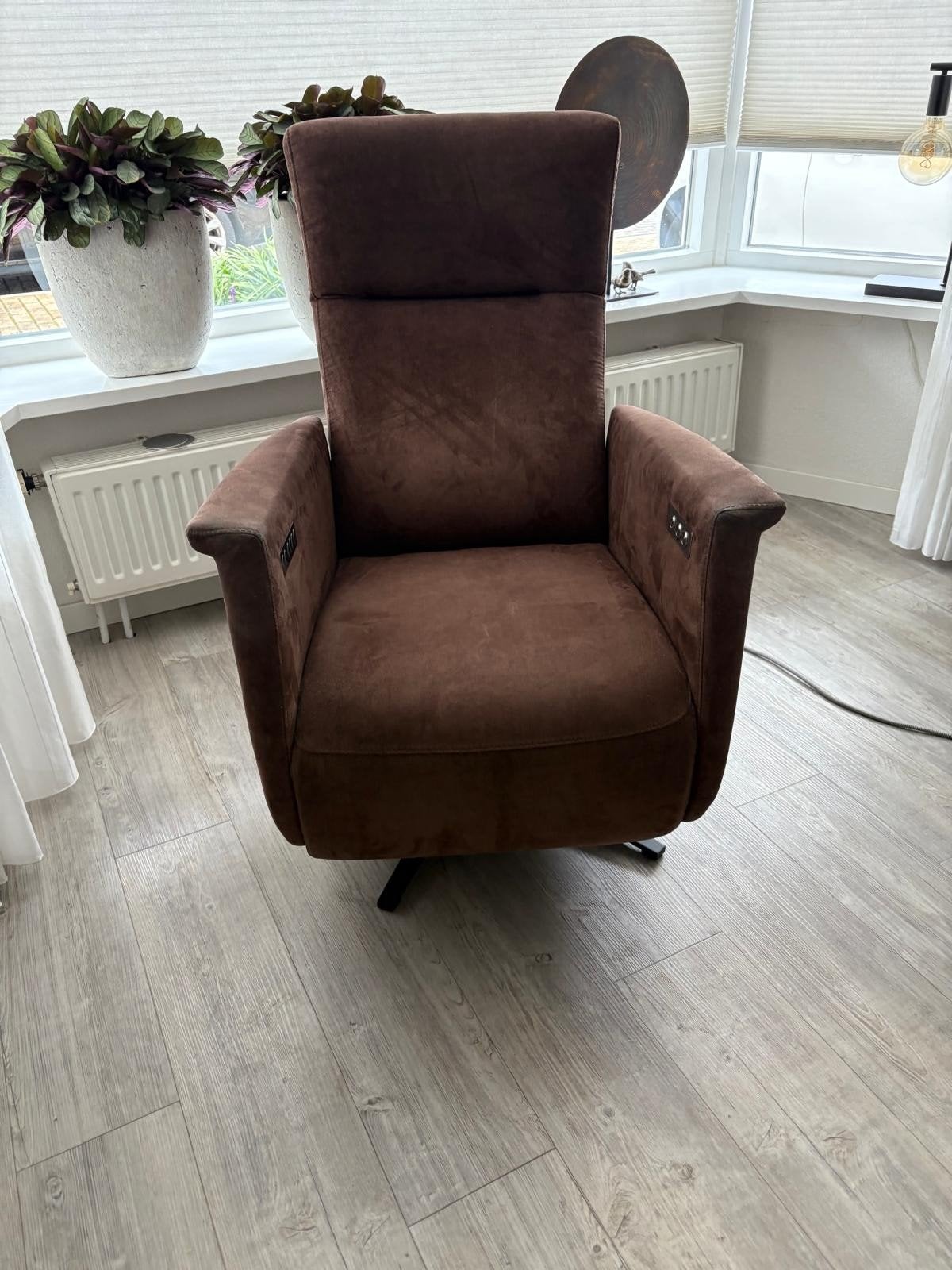 Prominent, Zeer luxe Sta-op Fauteuil Toscana - Elektrisch Ve, Ophalen, Modern, Comfort, Ergonomisch, 75 tot 100 cm, Zo goed als nieuw