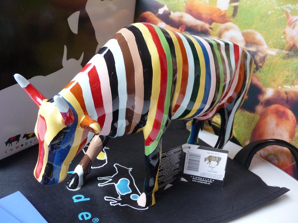 Nieuw Cow Parade koe Striped large gratis verzending., Antiek en Kunst, Ophalen of Verzenden, Beeld