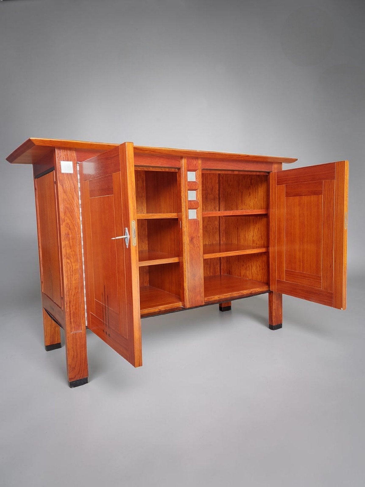 Art Deco dressoir Thompson Schuitema decoforma, Met deur(en), ., 150 tot 200 cm, Eikenhout