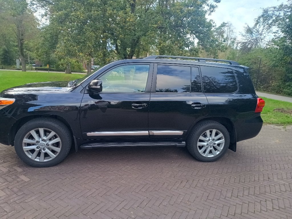 Foto 5 van Toyota Land Cruiser V8 4.5 D-4d AUT 7PERS 2012 Zwart