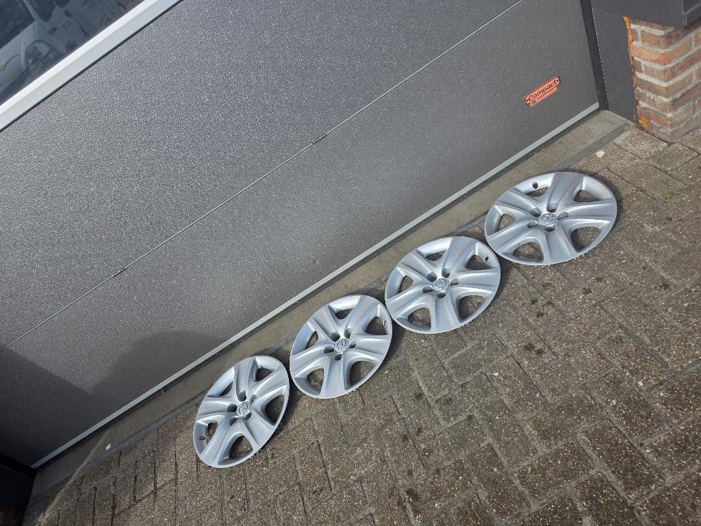 14 Velgen 17 inch, 4 Wieldoppen, 2 Banden Opel Zafira, Ophalen, Gebruikt, Banden en Velgen, 17 inch