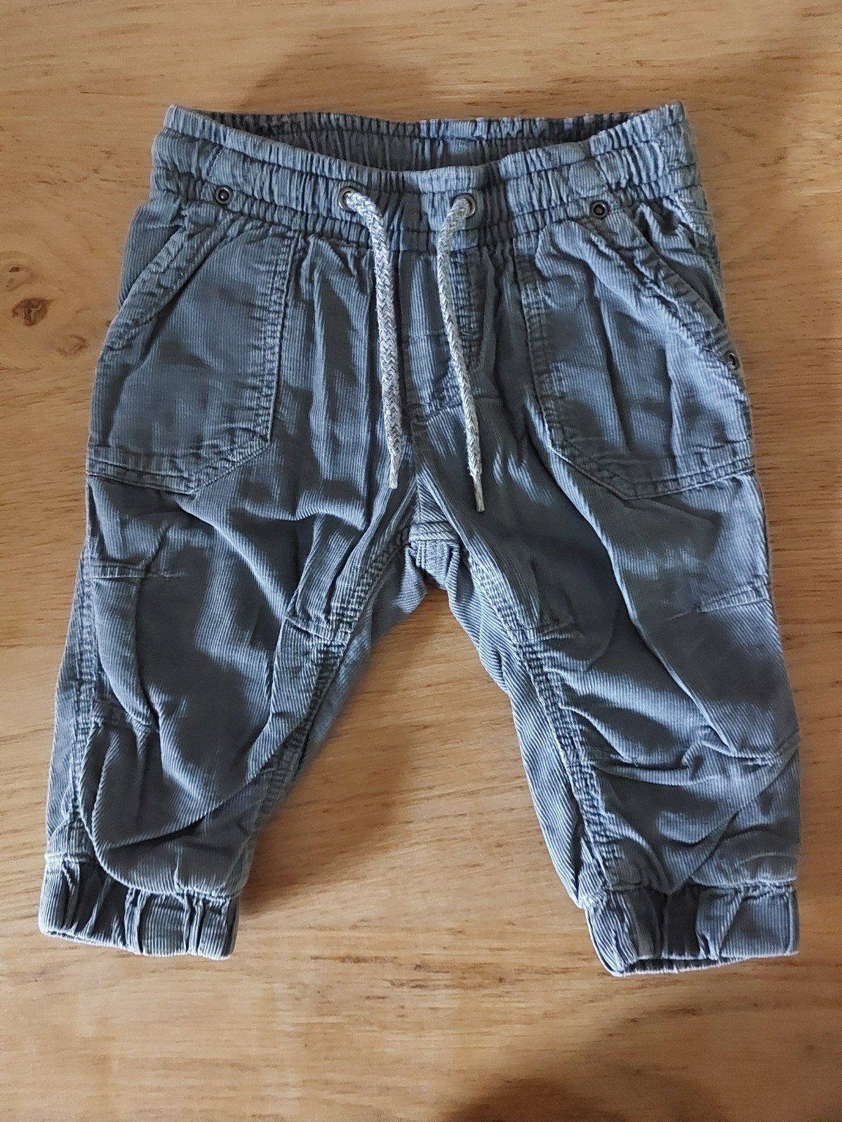 H&M ribbroekje maat 68, Kinderen en Baby's, Babykleding | Maat 68, Ophalen, Broekje, H&M, Zo goed als nieuw