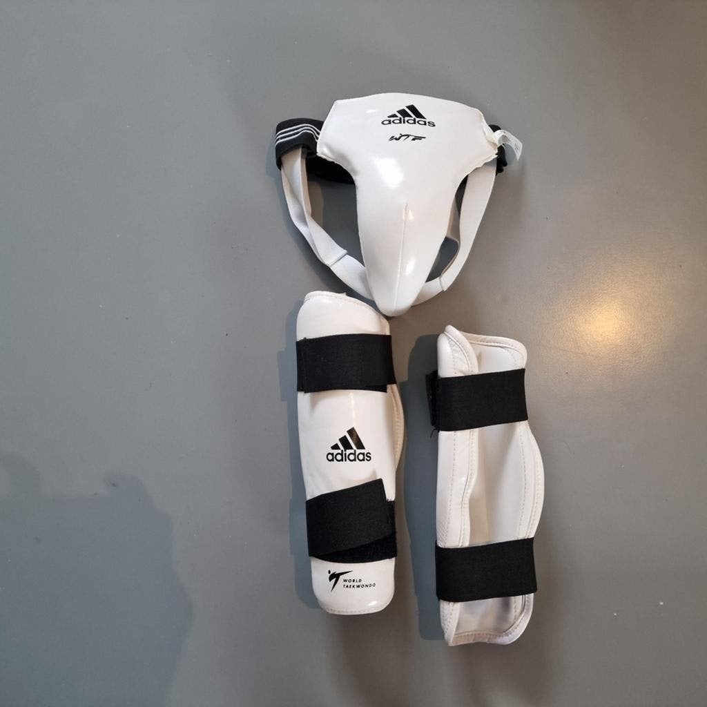 Adidas beschermers, Sport en Fitness, Maat XS of kleiner, Ophalen of Verzenden, Zo goed als nieuw, Overige