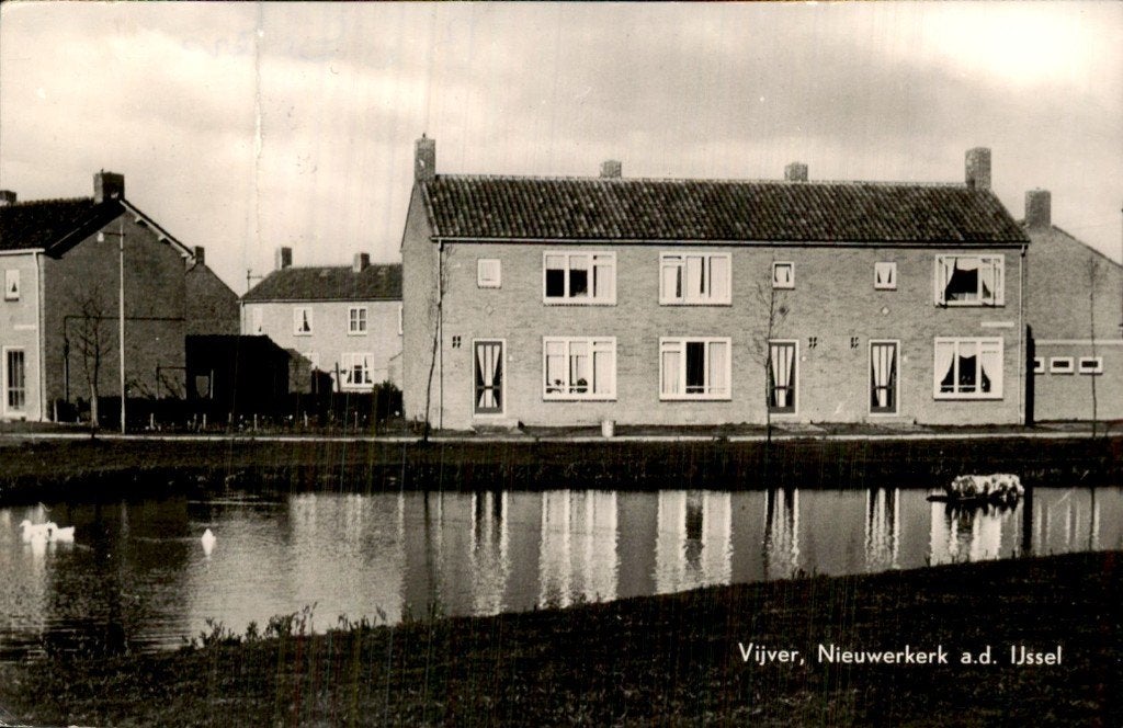 Nieuwerkerk a.d. IJssel - Vijver - Huizen, Ophalen of Verzenden, 1940 tot 1960, Gelopen, Zuid-Holland