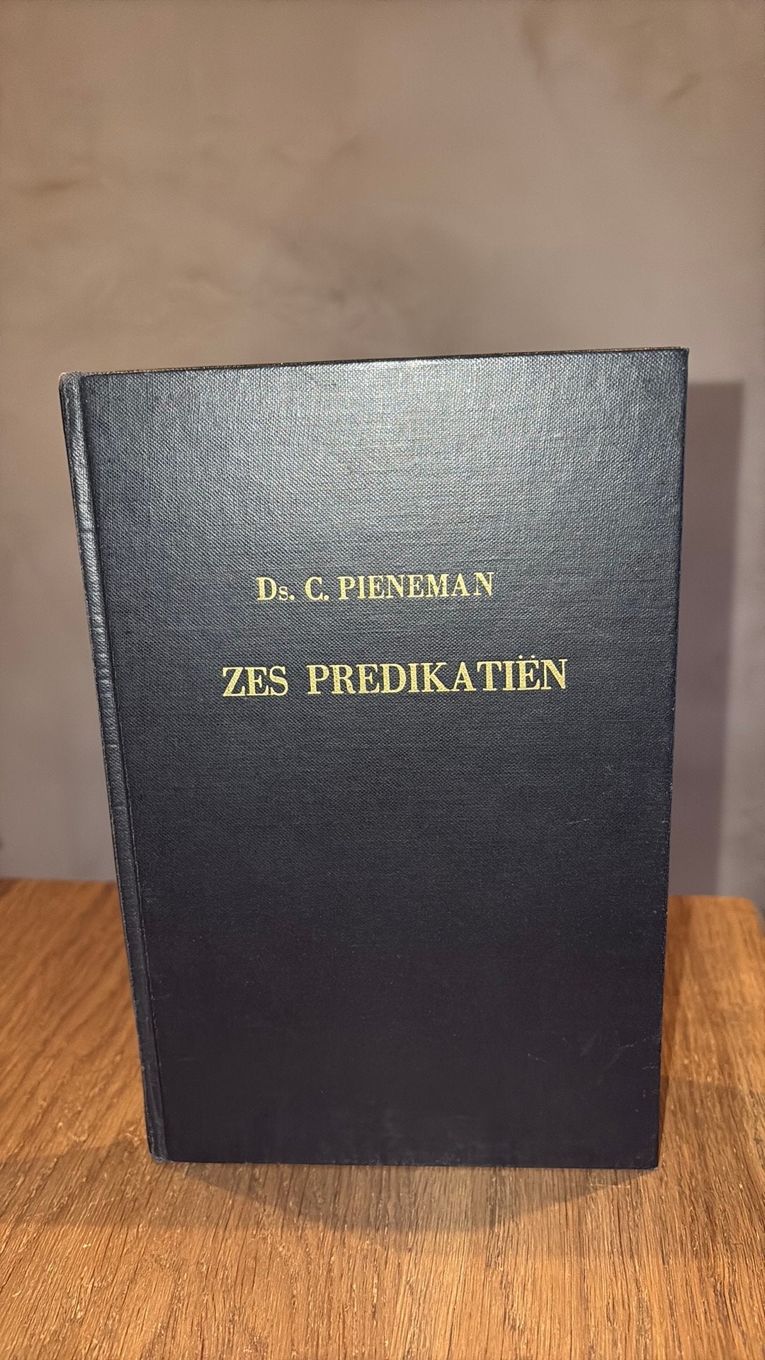 KR-1 Ds C Pieneman. Zes predikatiën, Ophalen of Verzenden, Gelezen