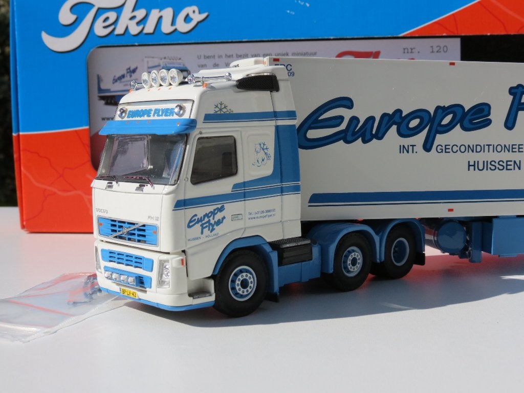 TEKNO VOLVO FH 'EUROPE FLYER', Ophalen of Verzenden, Zo goed als nieuw, Bus of Vrachtwagen, Tekno