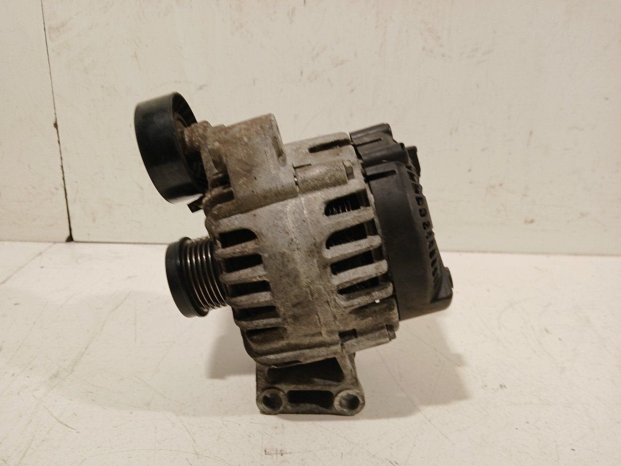 Dynamo Ford Mondeo, Auto-onderdelen, Onderdelen@venauto.nl, Van der Ven Autorecycling B.V., Gebruikt, Ettenseweg 76, 4706 PB Roosendaal, The Netherlands