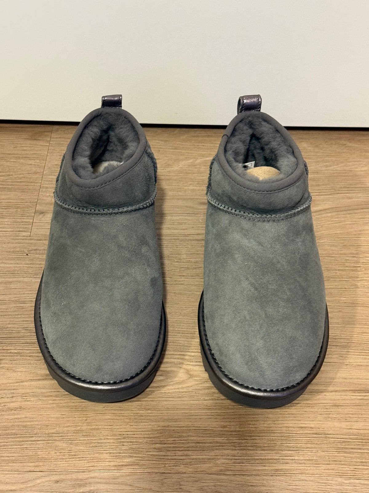UGG ultra mini, maat 38, Kleding | Dames, Lage of Enkellaarzen, Nieuw, Ophalen of Verzenden, Grijs