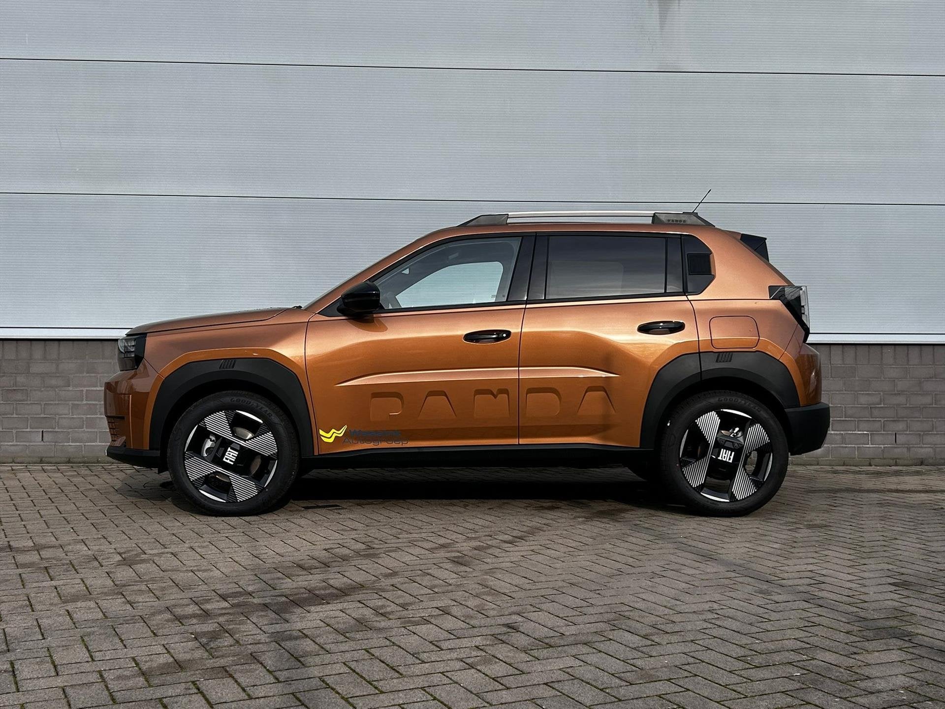 Fiat Grande Panda Hybrid 100pk eDCT6 La Prima | Stoel- en st, 600 kg, Euro 6, Bruin, Origineel Nederlands