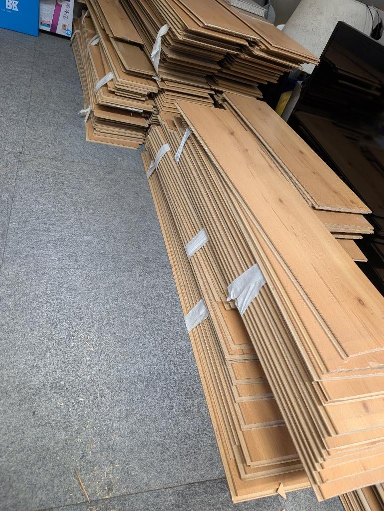 partij klik laminaat houtnerf  20cm breed en 9 mm dik ca, Ophalen, Gebruikt, 50 tot 150 cm, 10 m² of meer