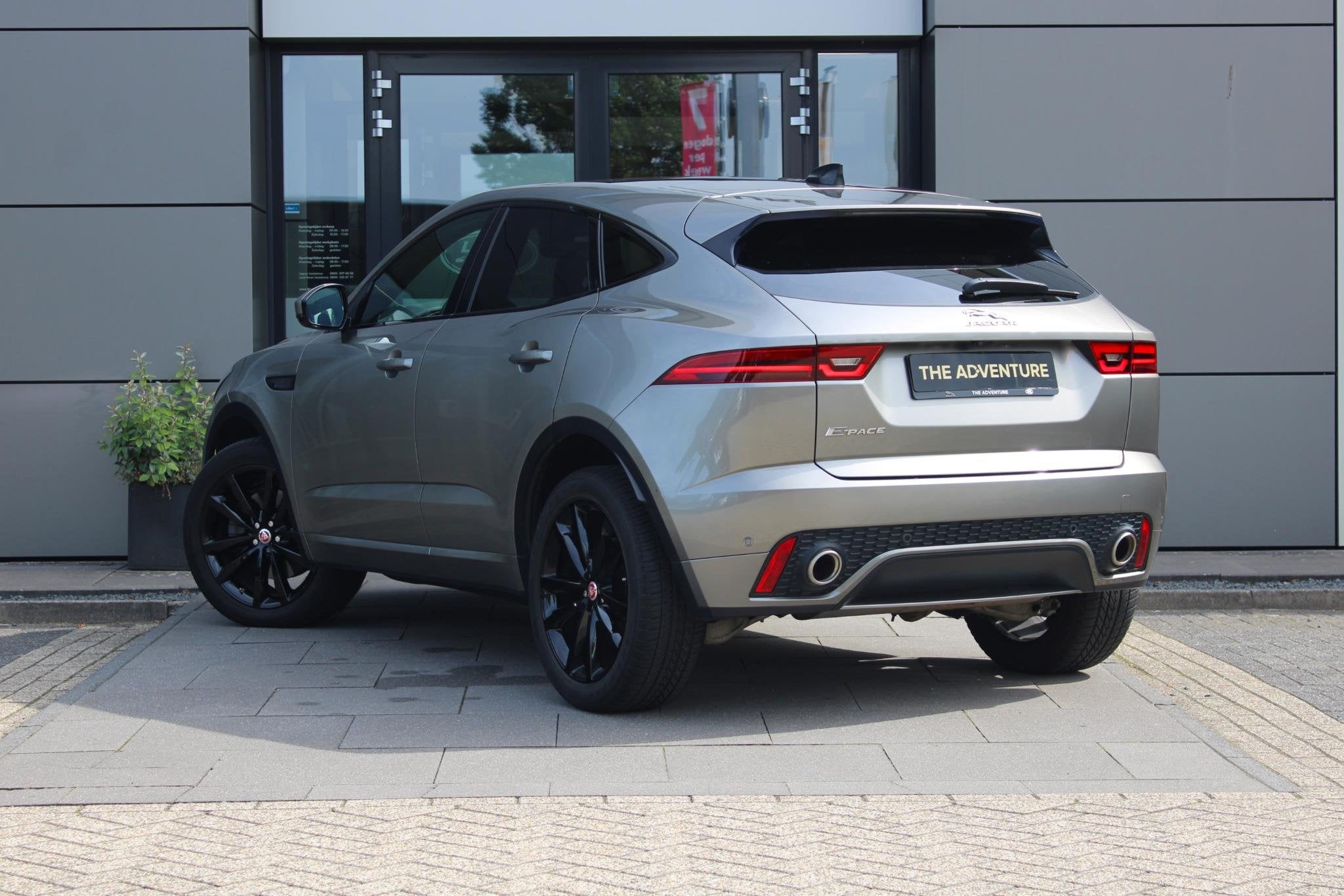 Jaguar E-PACE 2.0 P200 AWD | Pano | Stoel+stuur verwarming |, Auto's, 12 maanden, Euro 6, 4 cilinders, Leder