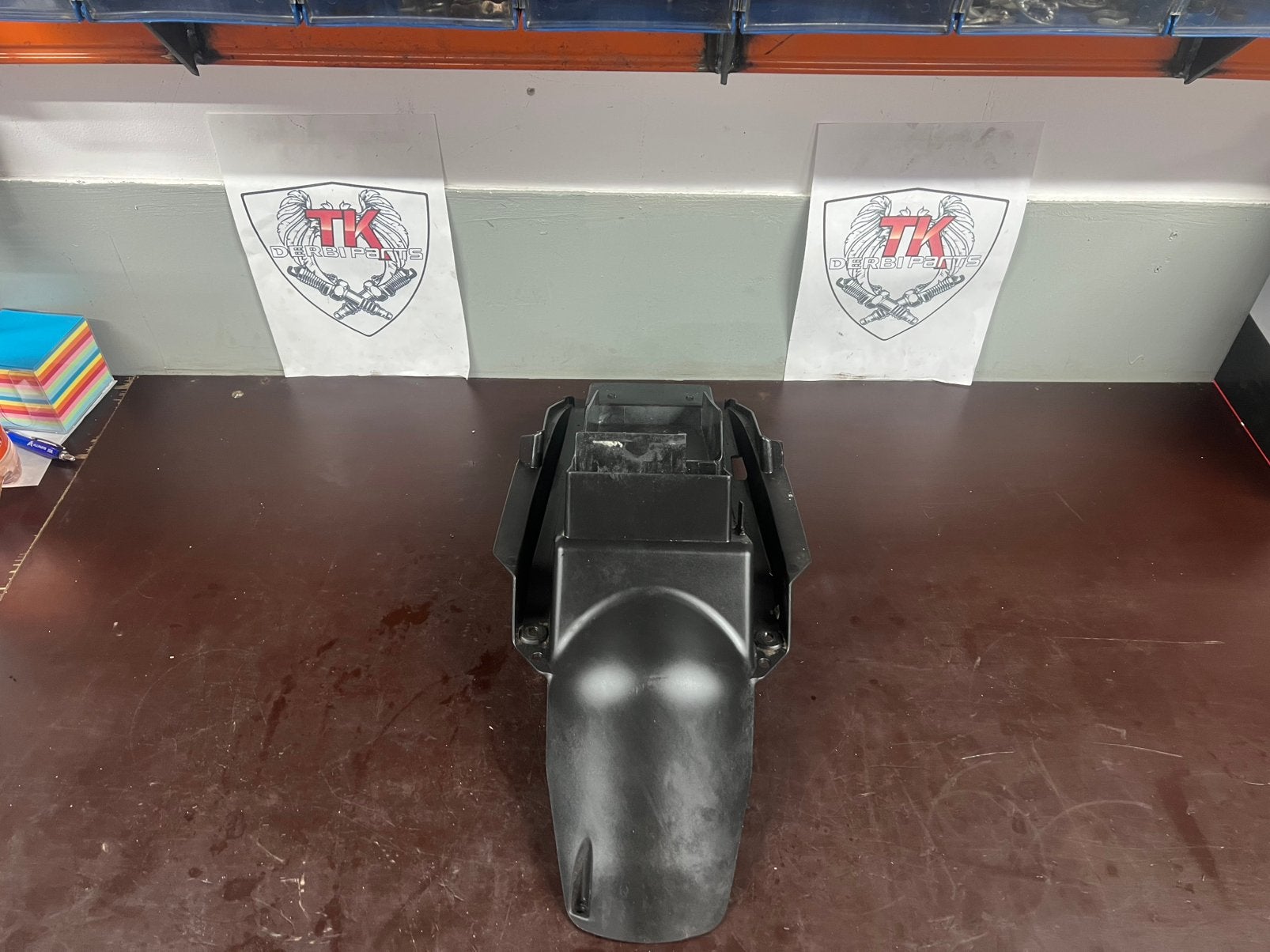 Derbi/aprilia accubak/binnen spatbord, Euro 4 vanaf 2018, Accubak, Overige typen, Derbi/aprilia