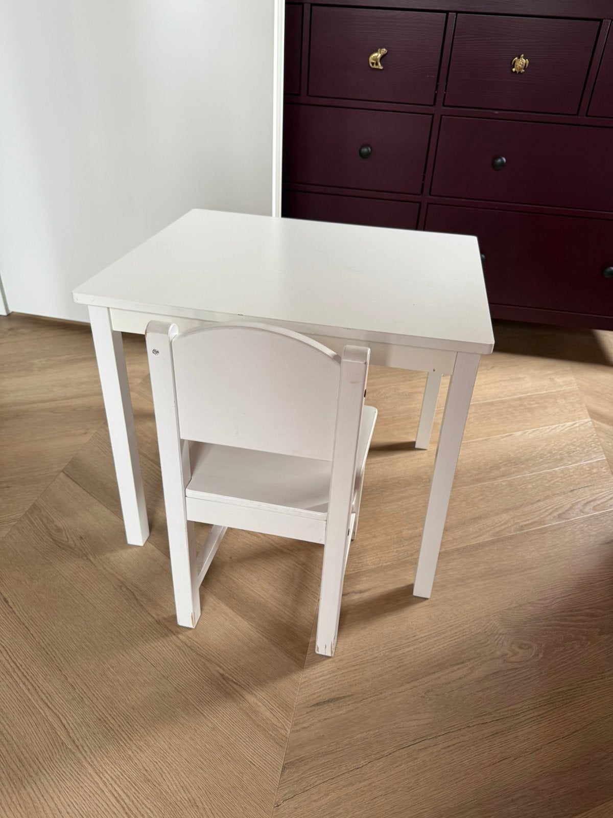 Ikea tafeltje en stoeltje gratis, Kinderen en Baby's, Kinderkamer | Tafels en Stoelen, Ophalen, Zo goed als nieuw, Tafel(s) en Stoel(en)