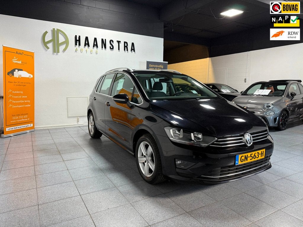 Volkswagen Golf Sportsvan 1.2 TSI Highline Navigatie 80.776, Auto's, Volkswagen, Gebruikt, 4 cilinders, Alcantara, Zwart