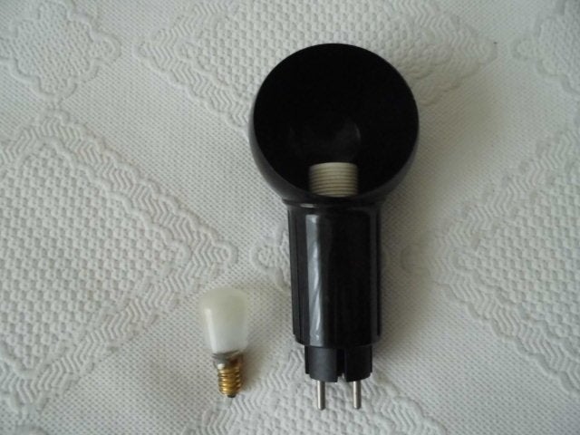 Zwarte vintage stekkerlamp stopcontactlamp, Huis en Inrichting, Kunststof, Zwart, E14 (klein), Ophalen of Verzenden