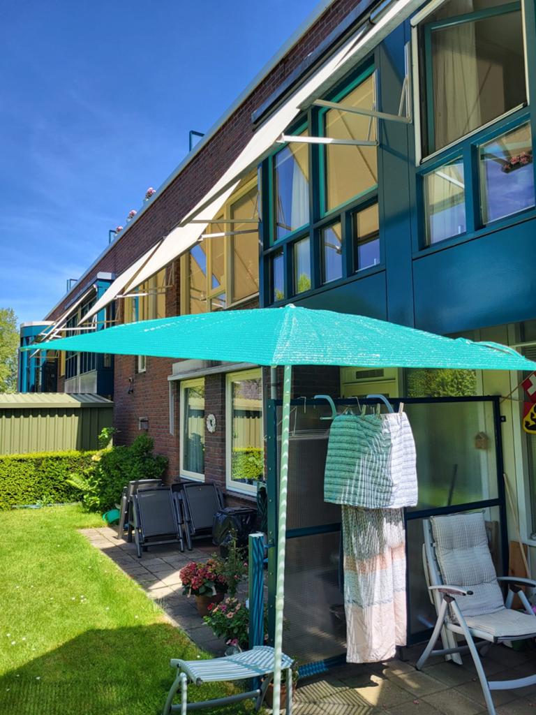 Groene parasol met hoes - Zo goed als nieuw, Tuin en Terras, Ophalen of Verzenden, Zo goed als nieuw, 2 tot 3 meter, Stokparasol