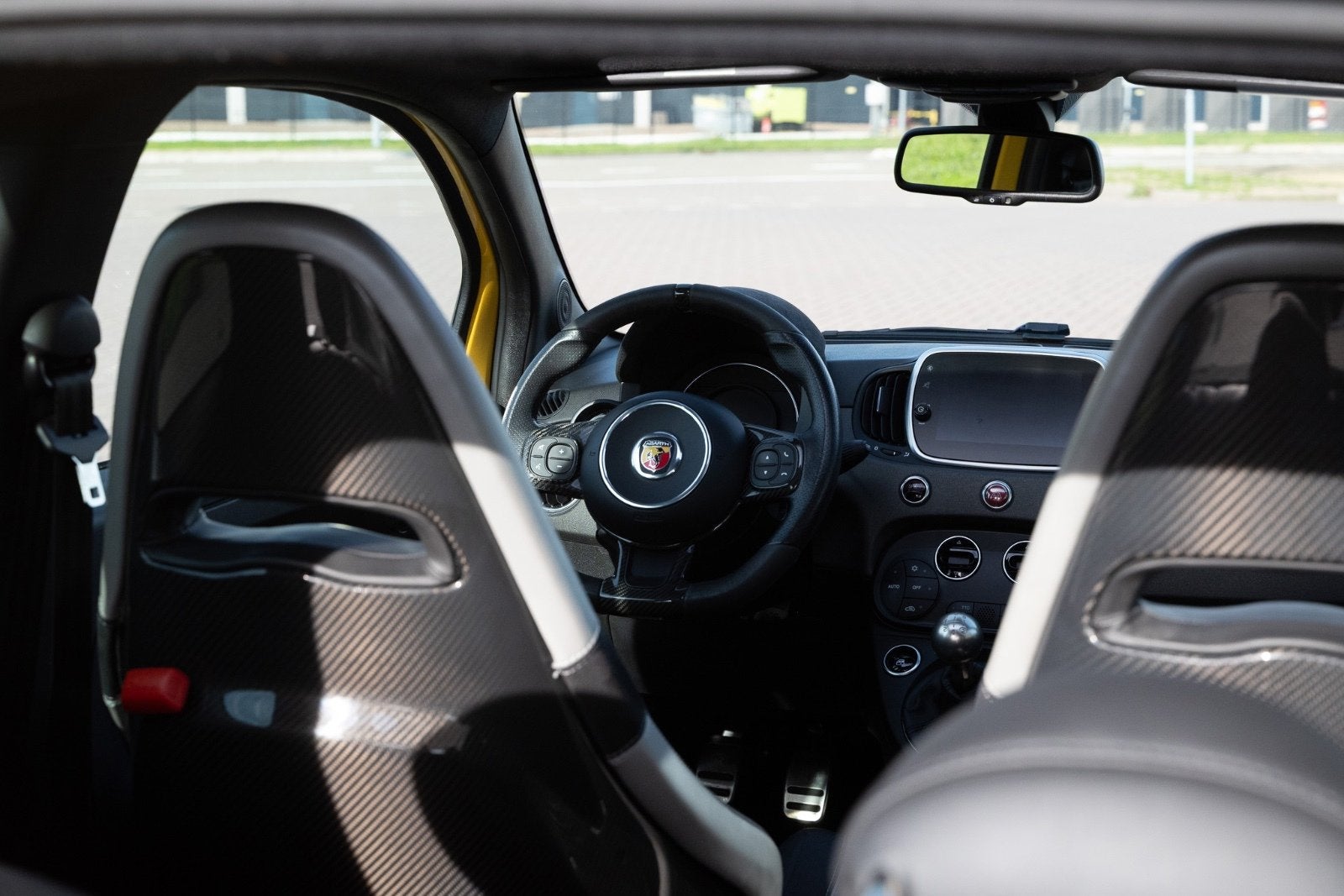 Abarth 500 1.4 T-Jet Competizione - CARBON SABELT - SCHUIFDA, Auto's, Voorwielaandrijving, Zwart, 4 cilinders, 4 stoelen