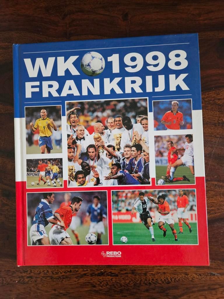 WK 1998 Frankrijk Voetbalboek, Ophalen of Verzenden, Zo goed als nieuw, Onbekend, Balsport