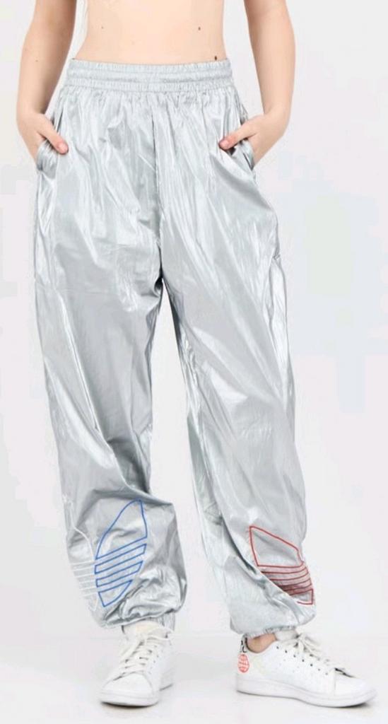 Nieuwstaat silver Adidas adicolor tricolor trackpant broek, Adidas, Ophalen, Zo goed als nieuw, Lang