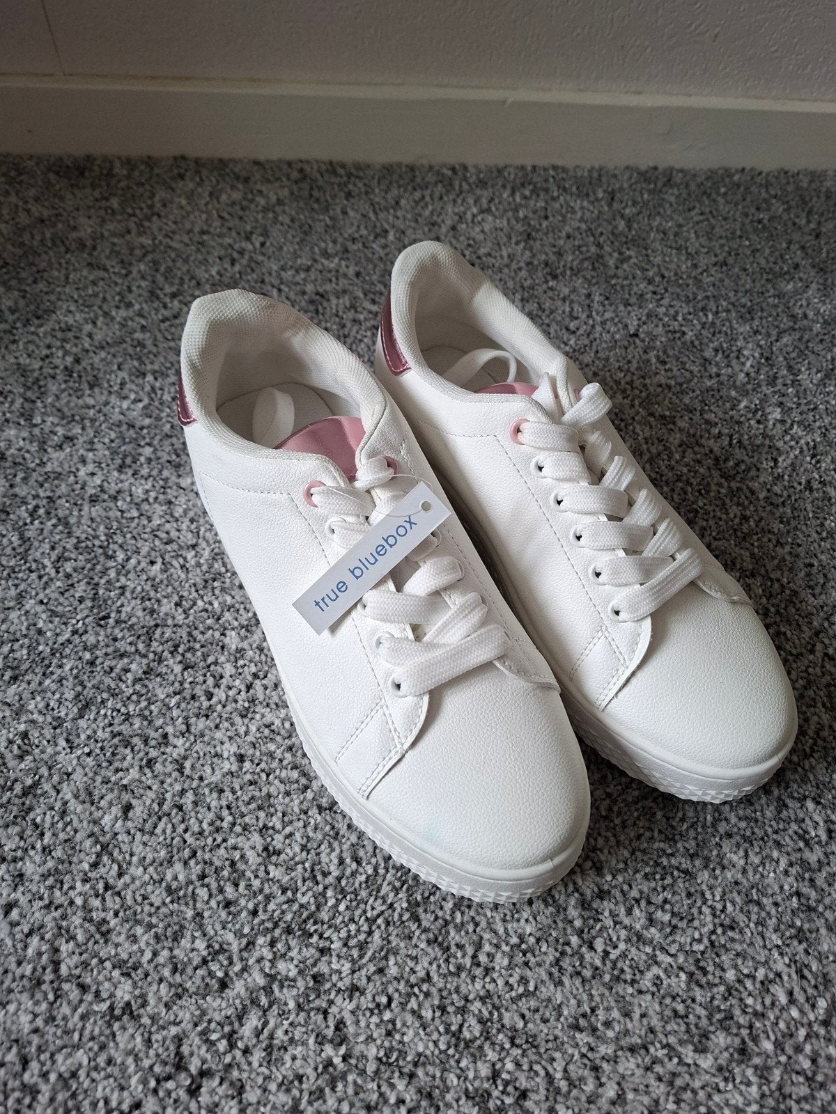 Nieuw Blue Box sneakers wit, Blue Box, Wit, Nieuw, Ophalen of Verzenden