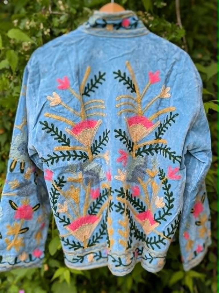 Suzani fluweel/borduur jasje nieuw & steun goed doel!, Kleding | Dames, Blauw, Maat 42/44 (L), Nieuw, Ophalen of Verzenden