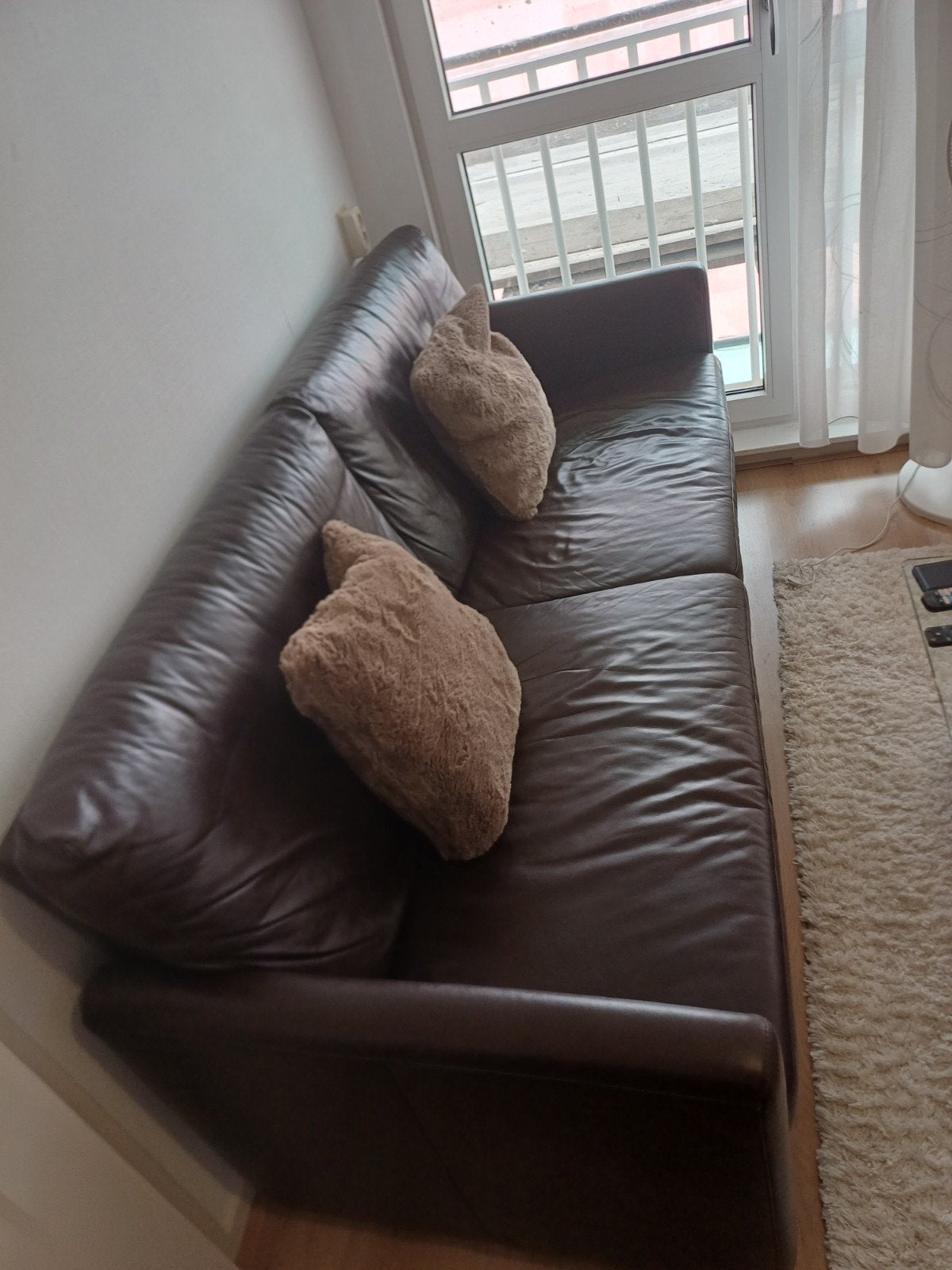 Comfortable dark brown leather sofa (long and small seaters), Huis en Inrichting, Banken | Sofa's en Chaises Longues, Gebruikt