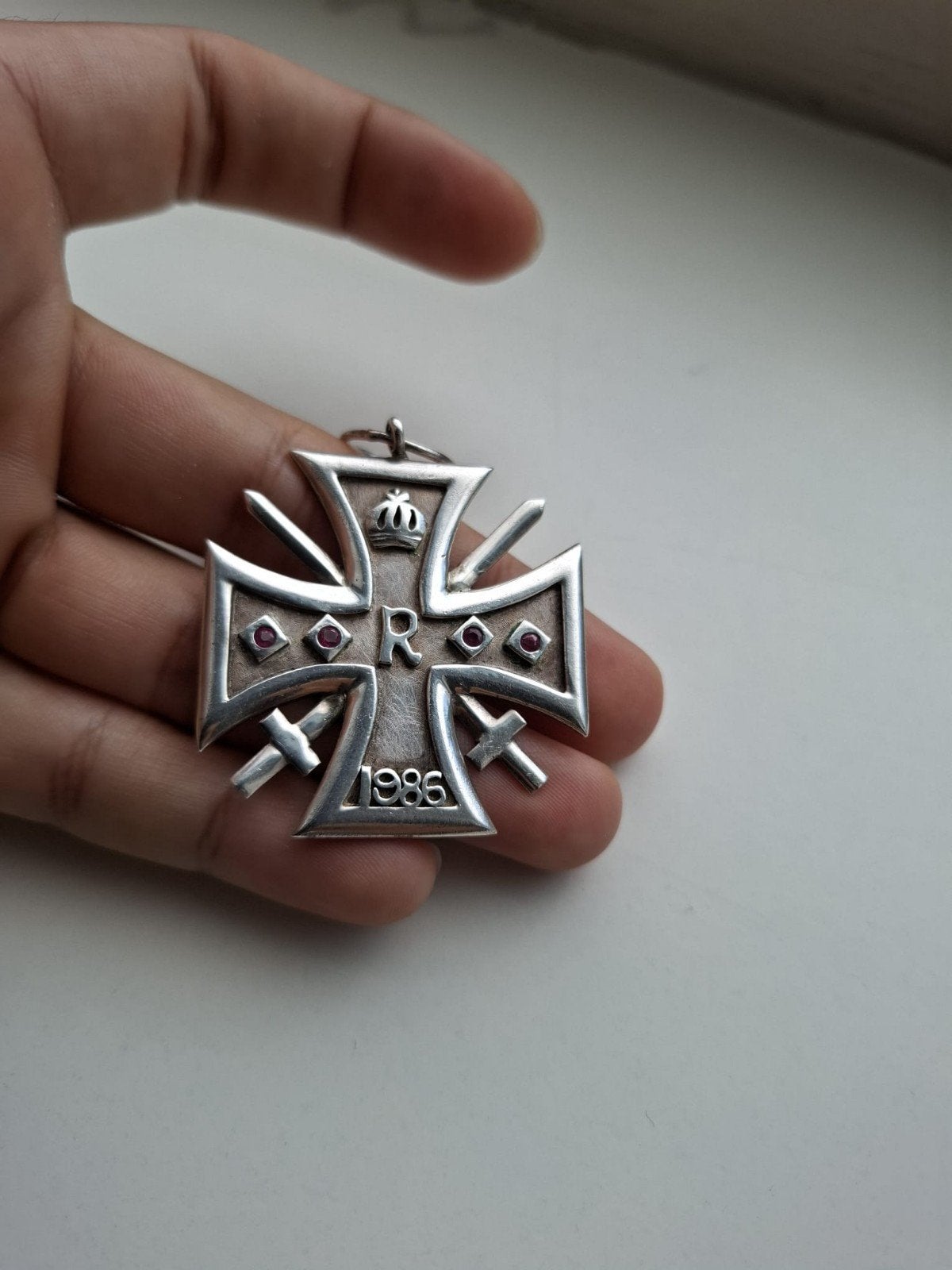 zilveren zware hanger met robijntjes., Ophalen of Verzenden, Zilver