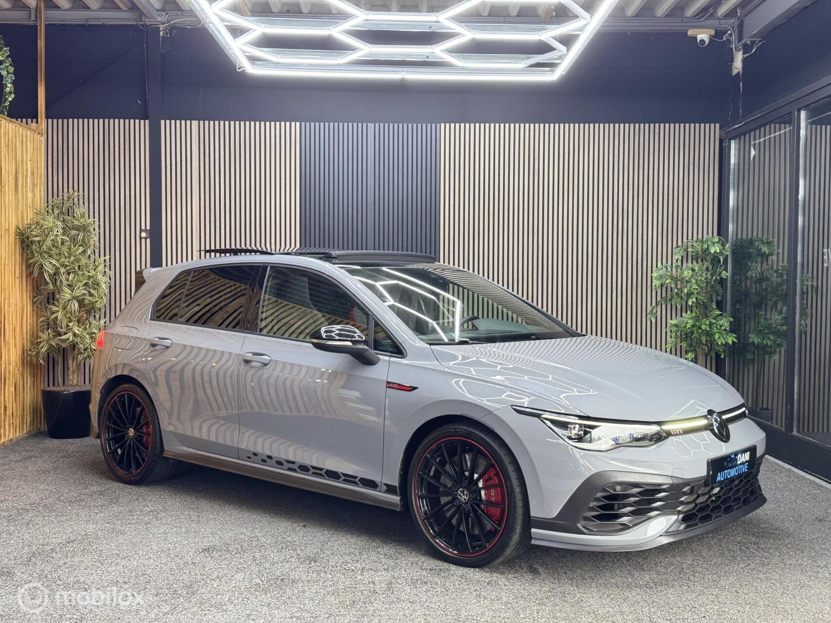 Volkswagen Golf 2.0 TSI GTI|Pano|Matrix|Cam|Akrapovic|Nardo, Auto's, Gebruikt, 4 cilinders, 1984 cc, Bedrijf