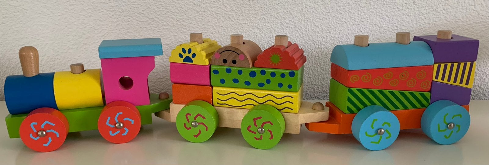 Vrolijke, houten blokkentrein., Ophalen of Verzenden, Zo goed als nieuw, Overige typen