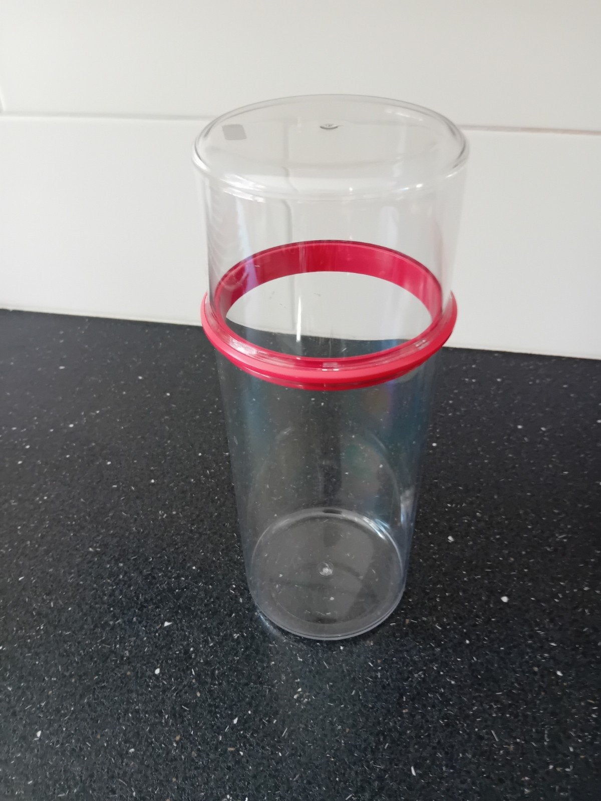 Transparante voorraadpot met rood accent.nog nooit gebruikt, Voorraadpot, Ophalen of Verzenden, Zo goed als nieuw, Kunststof