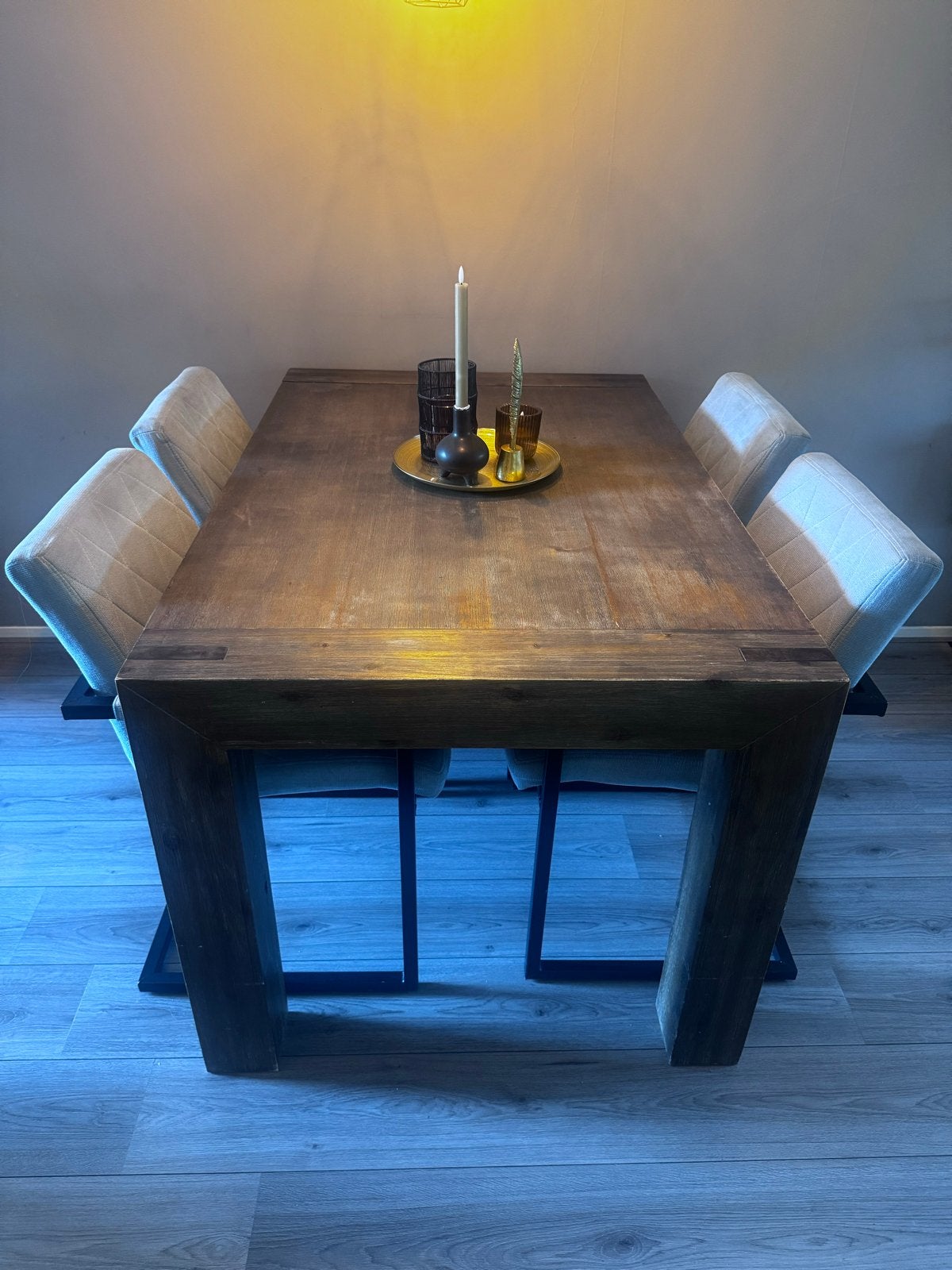 Eettafel 140 cm met 4 mintkleurige stoelen, Ophalen, Gebruikt, 100 tot 150 cm, Vier personen