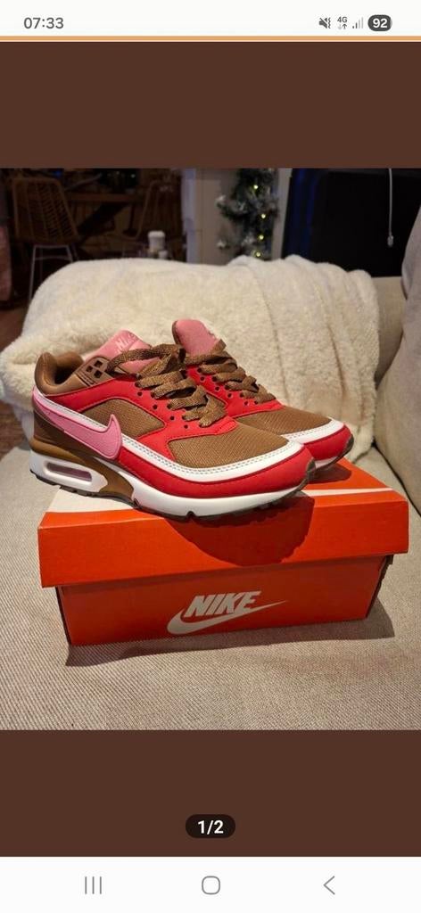 Nike Air Max Sneakers - Bruin, Rood & Roze, Ophalen of Verzenden, Zo goed als nieuw, Rood, Sneakers of Gympen
