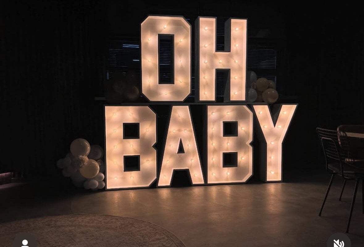 Oh baby lichtletters te huur, Hobby en Vrije tijd, Ophalen
