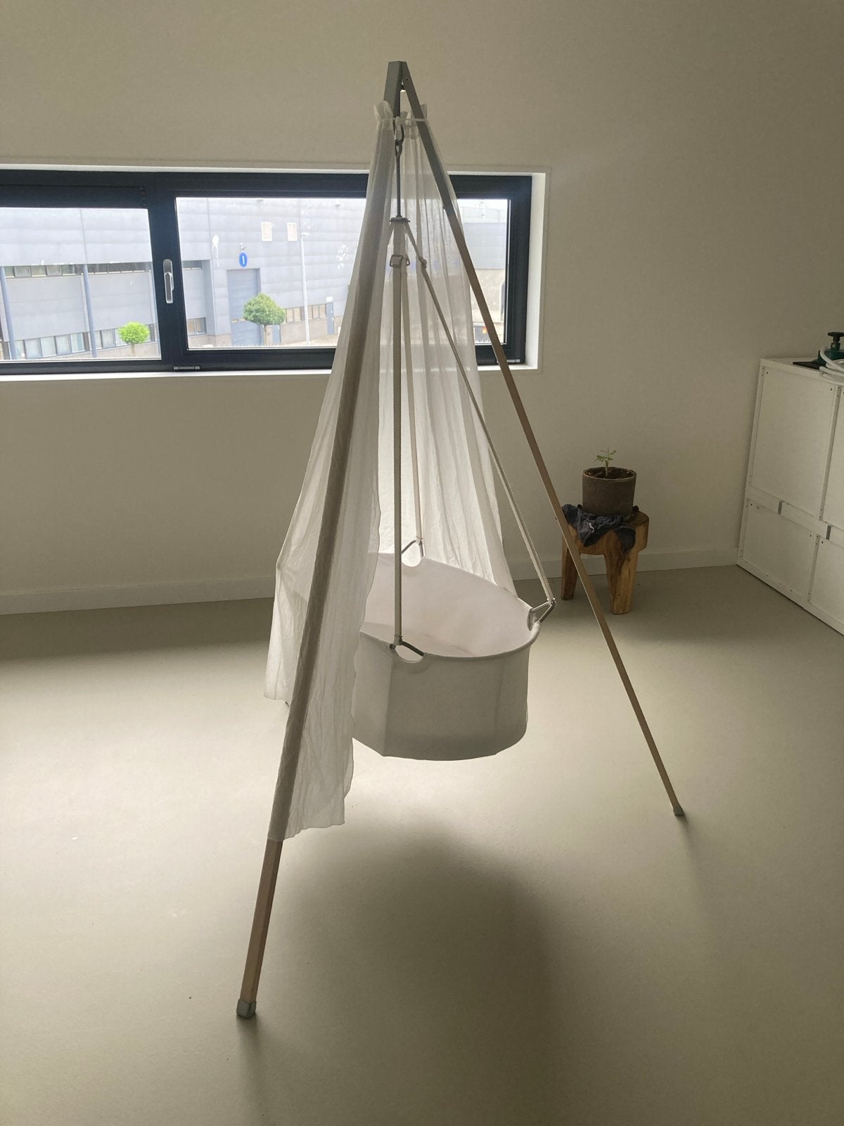 Leander Classic Hangwieg - Wit met standaard, Ophalen, Gebruikt, Wieg