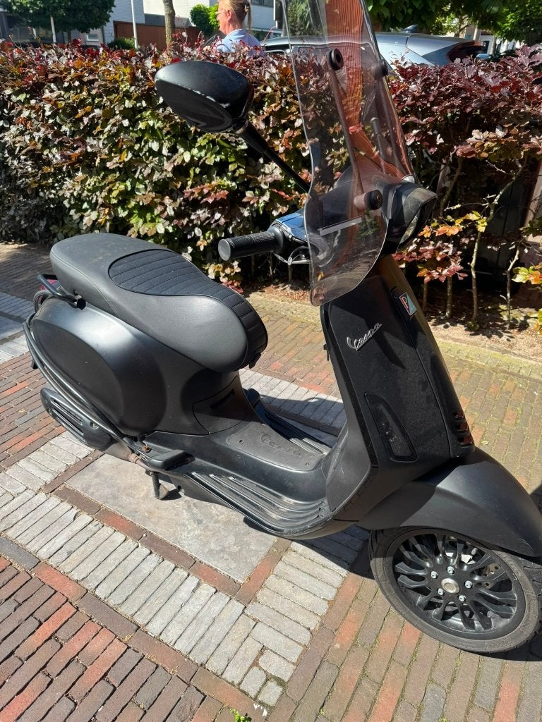 Vespa Sprint Notte, Ophalen, Vespa S, Zo goed als nieuw, Benzine