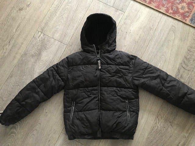 Zwarte warme winterjas maat 158, Zeeman, Ophalen of Verzenden, Zo goed als nieuw, Jongen