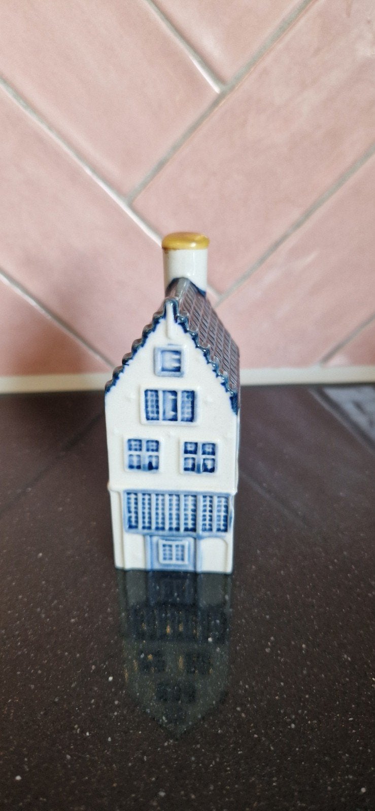 KLM Huisje 50 - Blue Delft's BOLS, Ophalen of Verzenden, Zo goed als nieuw, 41 t/m 60, Gevuld