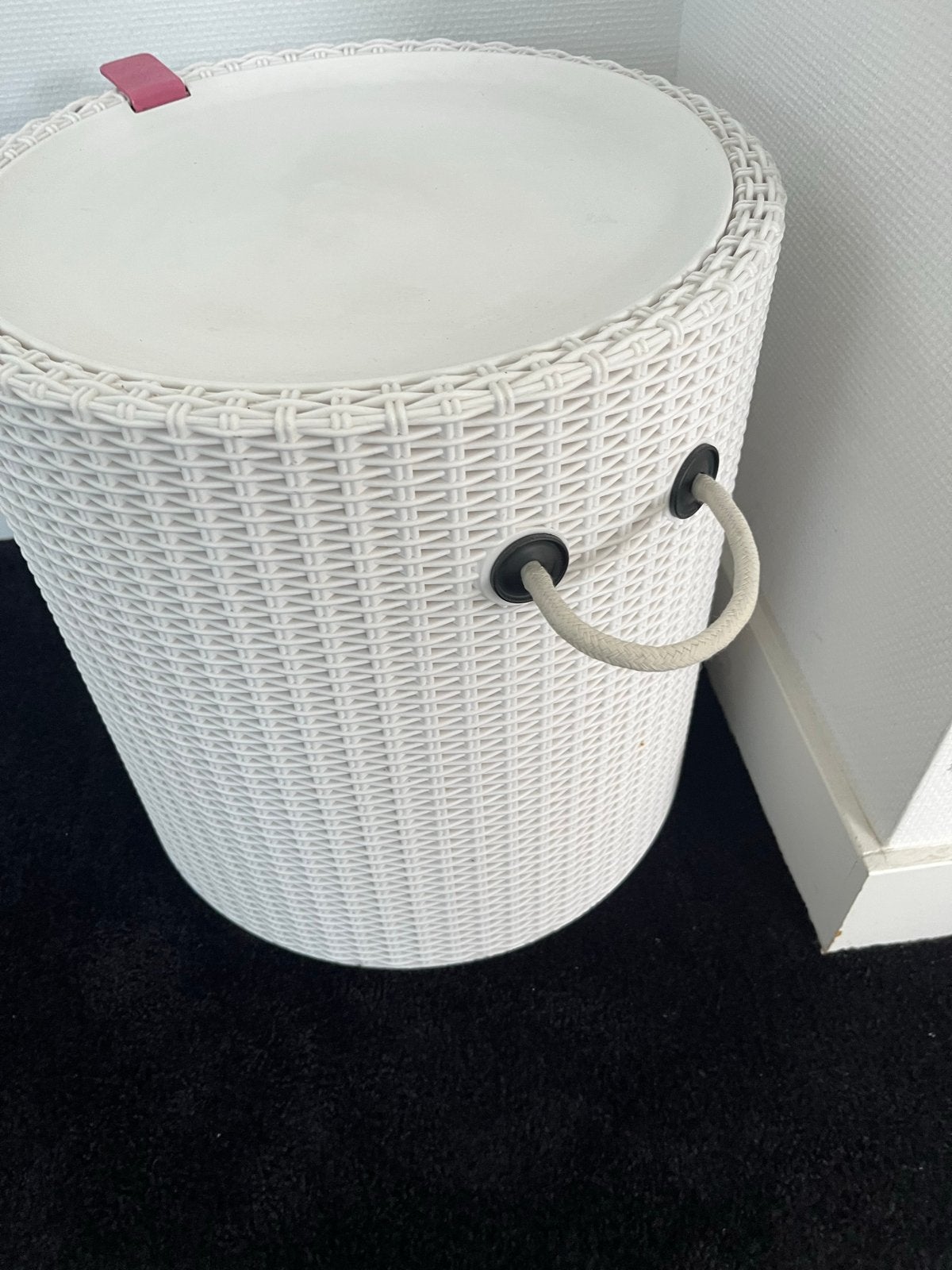 Bijzettafel tevens koelbox, Kunststof, Ophalen of Verzenden, Zo goed als nieuw, Modern