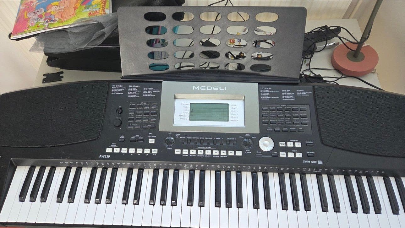 Medeli AW830 keyboard – compleet met pedaal, Ophalen, Zo goed als nieuw, 76 toetsen, Medeli