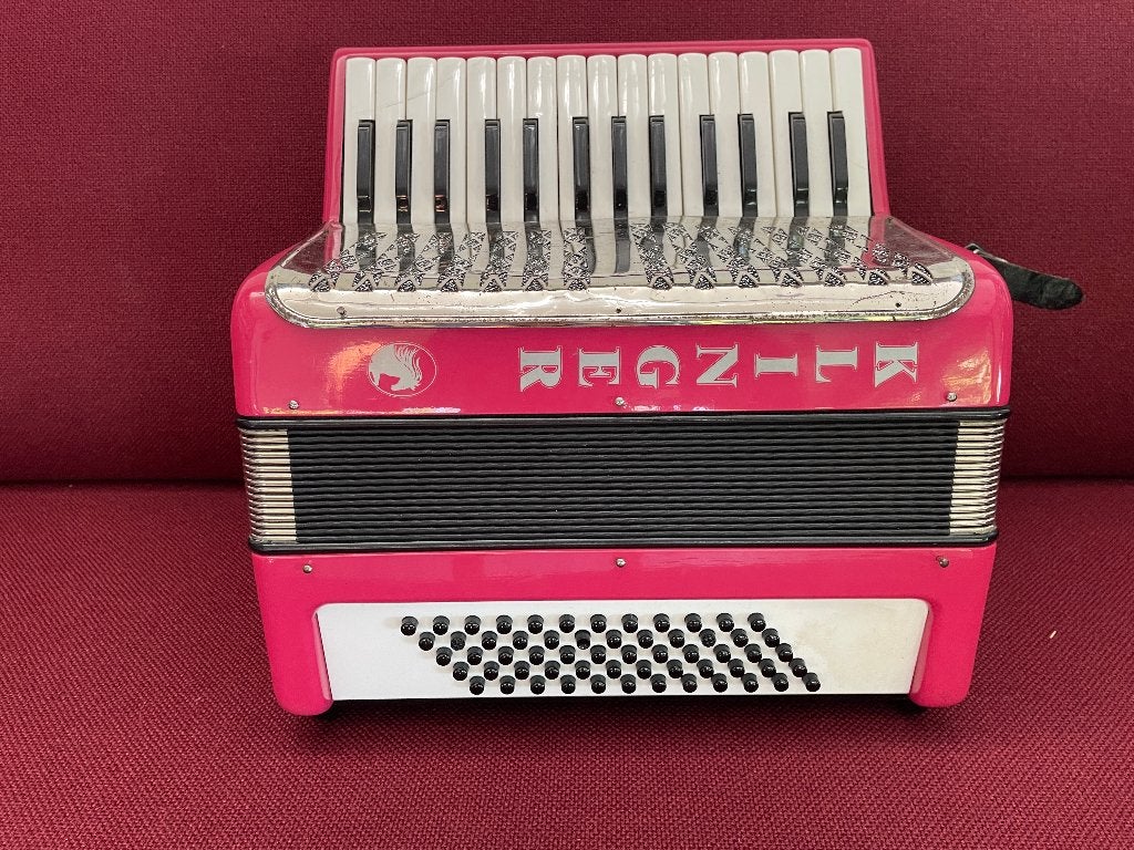 Kleine duitse Klinger accordeon(Weltmeister) 60 bas ., Muziek en Instrumenten, Accordeons, Gebruikt, Met koffer, 60-bas, Weltmeister
