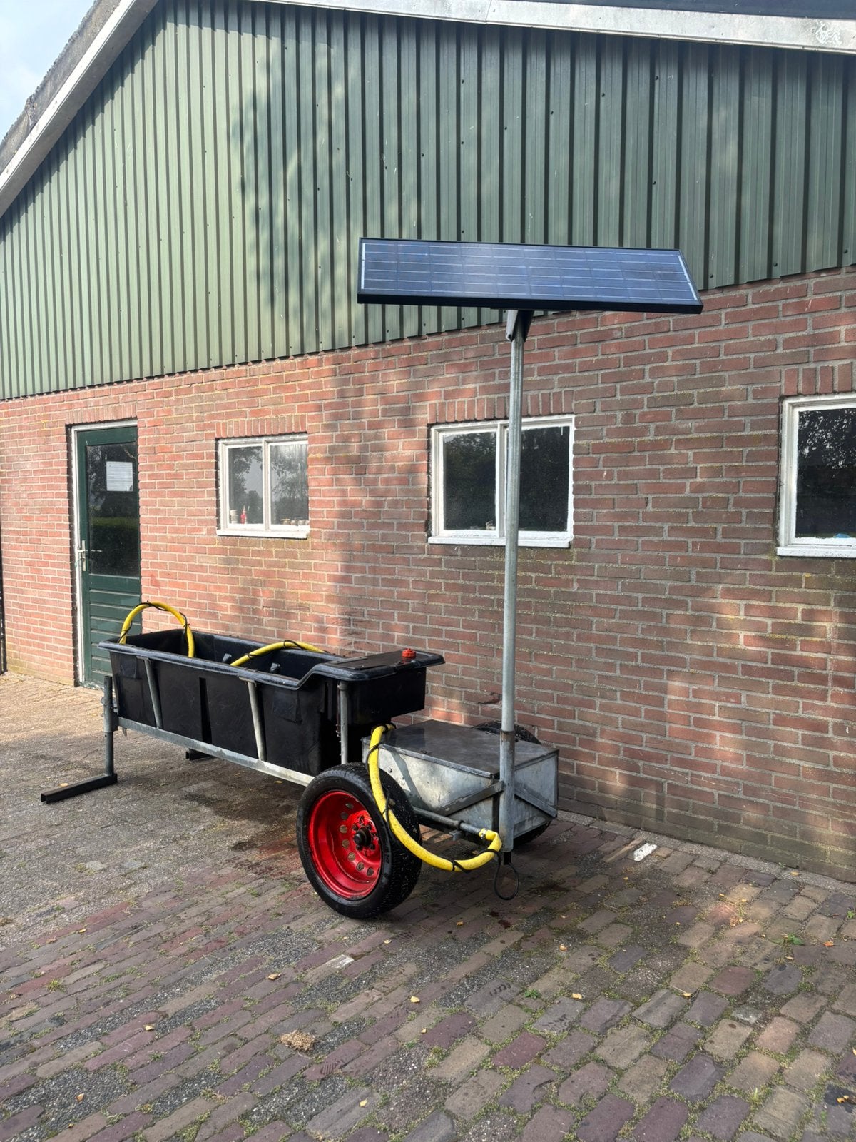 Weidedrinkbak op zonne-energie, Dieren en Toebehoren, Toebehoren, 4 paarden of pony's of meer
