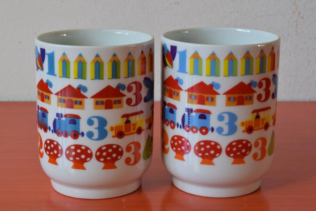 Set van 2 retro vintage porseleinen Thomas Germany mokken, Ophalen of Verzenden, Zo goed als nieuw, Overige stijlen, Kop(pen) en/of Schotel(s)