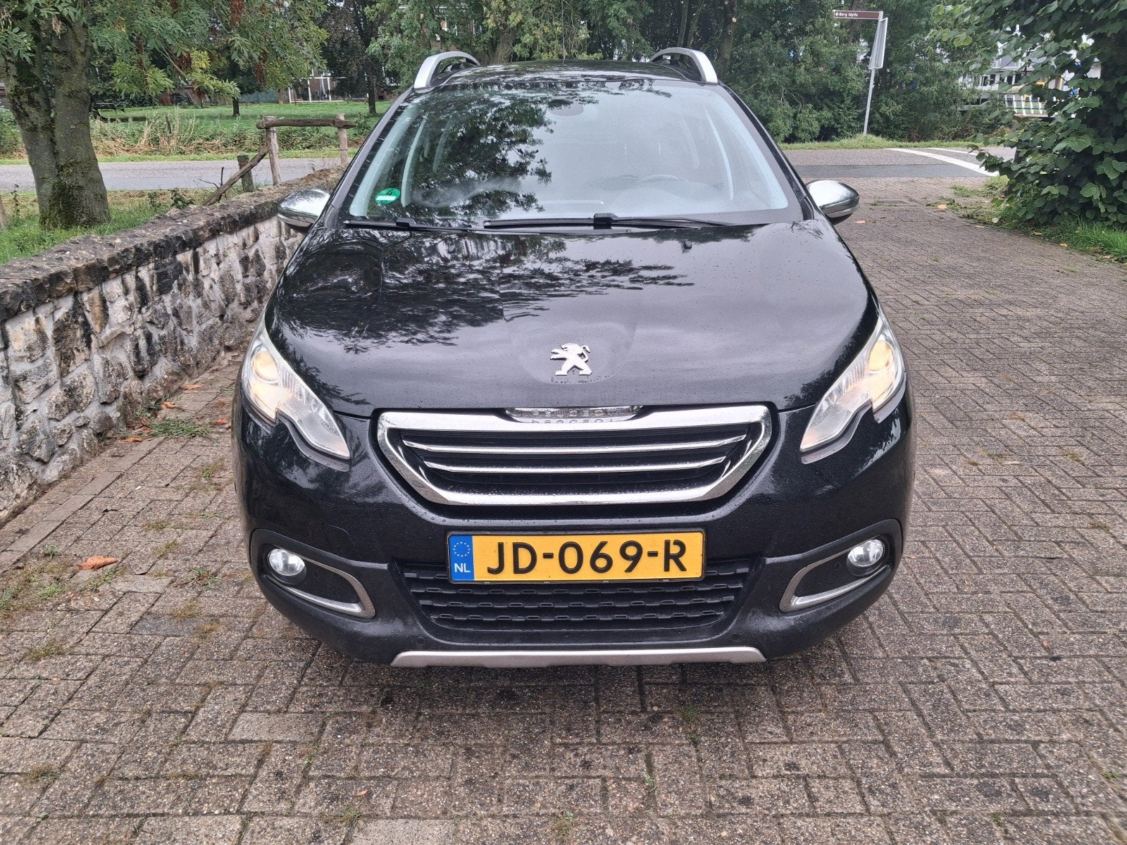 Peugeot 2008 1.2 VTI 81KW 2015 Zwart, 1270 kg, Handgeschakeld, Particulier, 3 cilinders