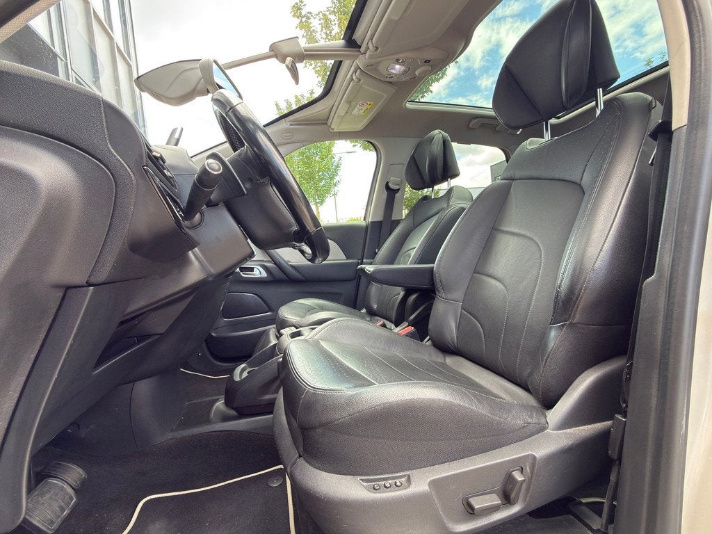 Citroen C4 Picasso 1.2 NARDO GREY / VOL / AUTOMAAT / TREKHAK, Auto's, Citroën, Gebruikt, 1199 cc, C4 (Grand) Picasso, Leder